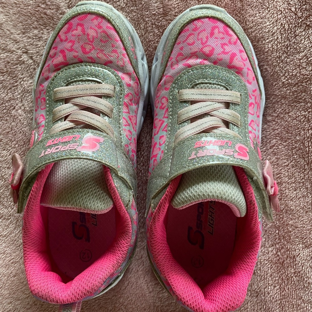 Girls Size12 Skechers Shoes pink/silver glitter